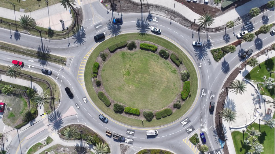 車水馬龍的台灣交通路況中，多年來圓環始終是高肇事率的路口。